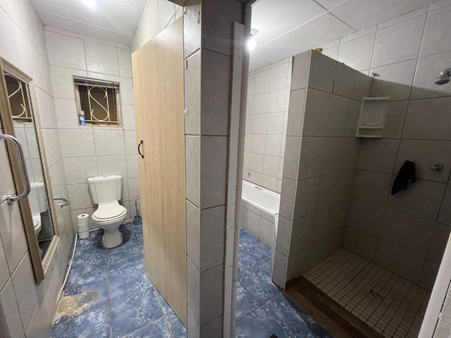 5 Bedroom Property for Sale in Die Rand Northern Cape